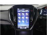 11.6インチの縦型ディスプレイに、ナビゲーション機能をはじめ、エンターテインメント、車両情報、エアコン操作、各種設定などを集約。タブレットのような感覚で、直感的に操作できます。
