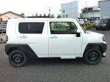 こちらのお車は店頭に展示してありますので、ぜひ実際にご覧ください。ご来店お待ちしております。