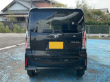 駐車も安心のリアカメラ付です