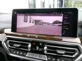 高画質の全周囲カメラが付いております。コーナーセンサーと併せてご利用いただくと駐車も楽々