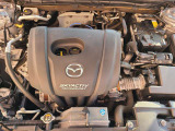 「SKYACTIV-G(ガソリン)」は、規格外の高圧縮を実現し、世界のエンジン技術者に驚きを与えました。さらに、それを維持したままノッキングの発生を抑え、熱効率を向上、走りにも寄与したエンジンです。