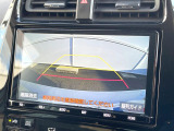 【バックカメラ】駐車時に後方がリアルタイム映像で確認できます。大型商業施設や立体駐車場での駐車時や、夜間のバック時に大活躍!運転スキルに関わらず、今や必須となった装備のひとつです!