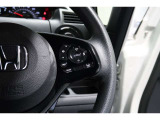 Hondaセンシングの機能のひとつ、アダプティブクルーズコントロール付!アクセルから足を離しても設定したスピードと前車との車間を保ち走行してくれます!車線維持もアシスト☆高速道路で疲労軽減ですね☆