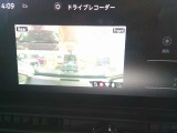 ドライブレコーダーの映像も映す事が可能です。