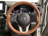 ハンドルにHondaセンシング系のクルーズコントロールやレーンキープアシストなどのスイッチと、オーディオの操作スイッチが装備されています。ハンドルから手を離さず安全に操作できます。