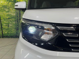 【LEDヘッドライト】悪天候や夜間走行時も良好な視界を確保し安心して運転できる高輝度LEDヘッドライトを装備!点灯速度が早く、消費電力も抑えられています。