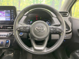 インテリアに合わせたデザインのステアリングは、運転される方のことも考え、運転しやすい形状、大きさです。是非一度、実際に触ってお確かめください。
