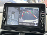 【アラウンドビューモニター】はまるで上から見ているような視点で周囲を確認できます!駐車が苦手な方でも安心して駐車できますね♪