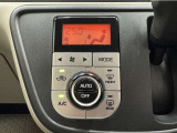 お好みの温度に設定すれば、車内の温度を検知し自動で調整してくれるオートエアコン!暑い、寒いと何度もスイッチを操作しなくても済みます☆☆