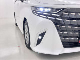 フォグランプ装着車です。暗い夜道の車両前方を明るく照らします