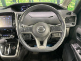 【純正革巻きステアリング】上質な革を使用することで、手にしっかり馴染みとても運転しやすいハンドルです♪