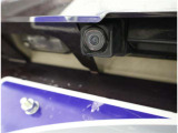 バックカメラが付いているので後方確認が非常にしやすいです。今や運転初心者も熟練者も必須装備!ついていて損はないですね♪