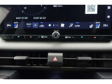 ★運転席と助手席でそれぞれお好みに合わせて温度設定が行えるフルオートエアコンです。外気温や室温、日射量を感知し、吹き出し温度、風量を緻密に制御します