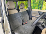 運転席まわりには十分なスペースがあり、大柄な方でもゆったり運転していただける環境です。
