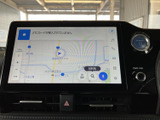 最新の地図データで、目的地までスムーズに案内。周辺情報も確認できるので、お出かけの計画も立てやすくなっています。