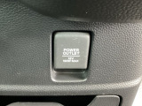 アクセサリーソケットを装備。車内アクセサリーの電源として便利です。