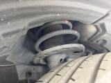 お車を安心してお乗りいただく為には、足回りの定期点検が欠かせません。サービスサポート(有償保証)では無料点検もご提供しており、安心のカーライフをお過ごしいただけるサポート体制が整っています。