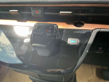 電気自動車およびe-POWER車特有の、軽い操作感なシフトレバー。パーキングブレーキは電磁式です。
