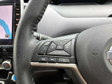 ハンドル左側のスイッチでオーディオの操作が可能なので、運転中でも楽に調整できます(^^♪