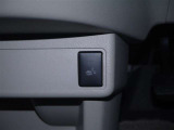 運転席シートヒータースイッチ