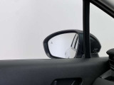 【ブラインドスポットモニター】巻き込み事故防止や、車線変更時の事故も予防します。