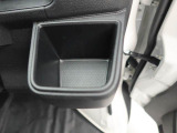 カップホルダーは運転席や助手席からちょうど手の届く位置です!!