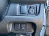 【運転席右下】ドアミラー・アイドリングストップOFF各スイッチ