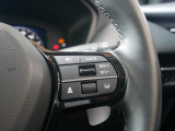 【ACC〈アダプティブ・クルーズ・コントロール〉】予め設定した車速内でクルマが自動的に加減速。前走車との適切な車間距離を維持しながら追従走行しドライバーの運転負荷を軽減します。