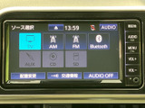 多様なソースに対応し、快適なカーオーディオ環境を構築。お好みの音楽やラジオを楽しみながらドライブできます。