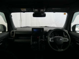 見通しのよいすっきりとした視界で、誰でも運転しやすいです。運転のしやすさは疲れにくさにも繋がりますよ♪