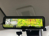 【マルチアラウンドモニター】専用のカメラにより、上から見下ろしたような視点で360度クルマの周囲を確認することができます☆死角部分も確認しやすく、狭い場所での切り返しや駐車もスムーズに行えます。