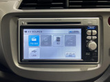 様々なメディアに対応したオーディオ画面です。お気に入りの音楽を車内で楽しむことができます。USBポートも備えられています。