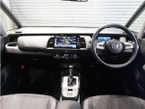 ◆インテリアパネル◆視界広々で非常に運転しやすくロングドライブでも疲れを感じさせないすっきりとまとまったインパネ周りです。