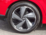 【タイヤ】 【純正17インチアルミホイール】《205/50R17》専用のアルミなのでお車のイメージぴったりですね!