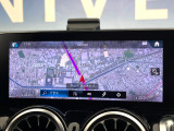 ●10インチ純正ナビ:一体感のある大画面ナビは、高級感ある車内を演出してくれます。オーディオ機能の充実だけでなく、視認性にも優れたナビ画面は見やすくストレスのないドライブをサポートしてくれます♪