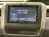 様々なメディアに対応し、お好みの音楽を楽しめます。高音質で、車内での音楽体験をより豊かなものにしてくれます。