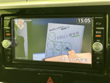 鮮明なディスプレイで、コンテンツをクリアに表示。様々な情報を確認でき、快適な車内空間を演出します。エンターテインメント性も高いです。