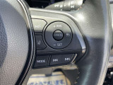 レーダークルーズコントロール(全車速追従機能付)付きです。車速に応じて追従支援してくれるので、ロングドライブも快適です。詳細は販売店スタッフまでおたずねください。