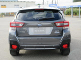 SUBARUは安心安全をご提供するため視界の良さにこだわった車作り。後方視界も良好です。