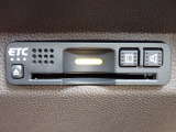 ■【ETC車載器】が装備されています。セットアップをしてお渡しとなり、ETCカードを差し込むだけで高速道路の利用が可能です。