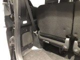 トランクにもライトが付いてます。夜間や地下駐車場などで便利です。