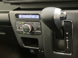 納車前に12ヶ月点検・エンジンオイル&エレメント交換・ バッテリー交換・ワイパーゴム交換・キーレス、キーフリーの電池交換を実施しております。ダイハツの整備士がきっちりと点検したお車をお届けいたします!