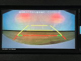 見えにくい後方をカーナビ画面で確認できるので非常にありがたい装備ですね♪ 純正のカーナビ連動です☆