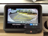 バックモニター付きで、車庫入れやバック時の後方確認をしっかりサポート。モニターに映し出される映像で死角も確認しやすく、狭い場所での駐車や後退時の操作をより安心して行えます。