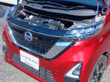 納車以降、お車のメンテナンスは自宅近所の日産サービス拠点にて承ります。専門の教育を受けたサービスフロント&メカニックが無料1ヶ月点検から法定/車検整備、万一の故障・不具合の修理まで全て担当いたします。