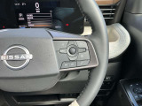 ナビの音量など車両情報を手元で操作できるハンドルスイッチ付き。