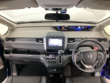 【前方視界】開放的な前方視界!運転がしやすく疲れにくいです♪窓が大きく、見通しがとっても良いおクルマですよ♪