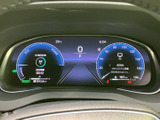 視認性の高いメーターで、走行情報を的確に把握。運転に必要な情報を一目で確認できます。