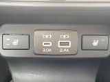 【前席+後席シートヒーター】寒い日に重宝するシートヒーターを後席にも装備!エアコンより早く温まってくれるので寒がりの人も安心ですね♪エアコンの温風は乾燥するから苦手、という方にもをおすすめです。