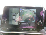 アラウンドビュ-モニタ-装備。上から見下ろしているような映像が表示されるので、車庫入れ時にも安心です!確認しずらい障害物等も視認しやすいですね^^